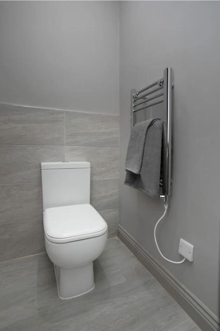 Stylish 1 Bed Leeds Apartment! * Central Station