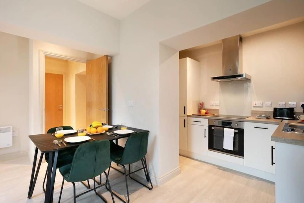 Stylish 1 Bed Leeds Apartment! Central Station