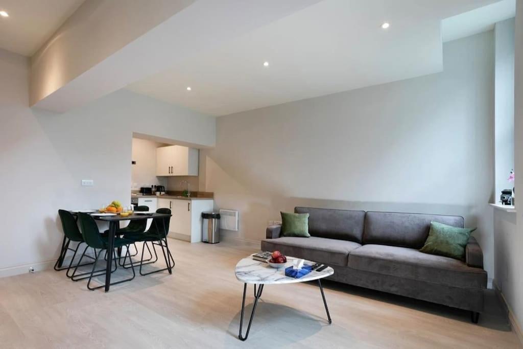 Stylish 1 Bed Leeds Apartment! *